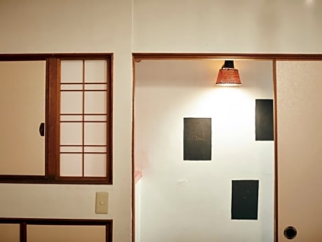 Twin Room with Private Bathroom and Washing machine - Non Smoking