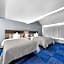 Admiralty Inn & Suites - a Red Collection Hotel