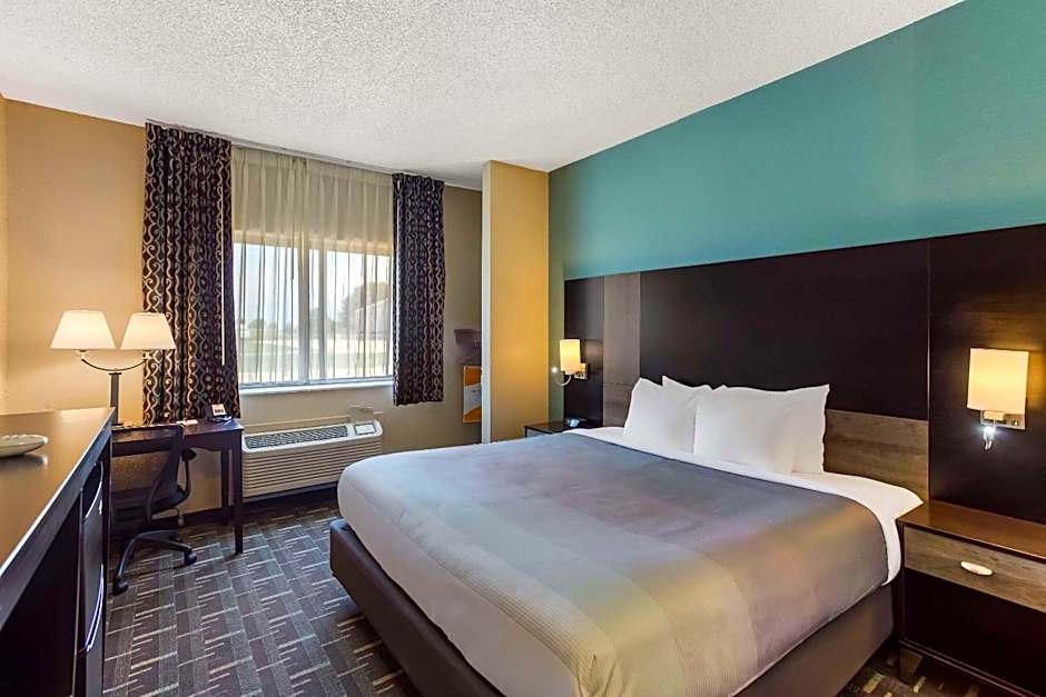 Quality Inn Galesburg near US Highway 34 and I-74