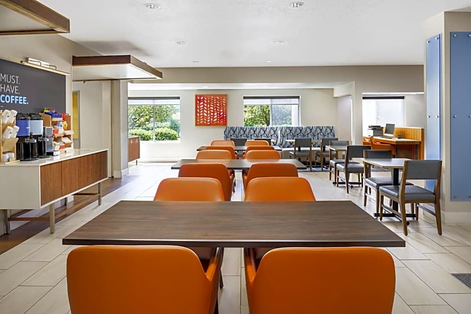 Holiday Inn Express Irondequoit By IHG