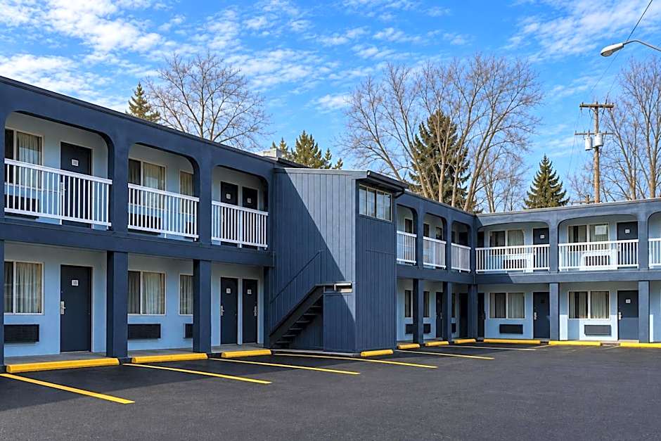 Richmond Inn and Suites