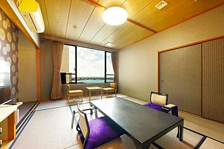 Japanese-Style Room