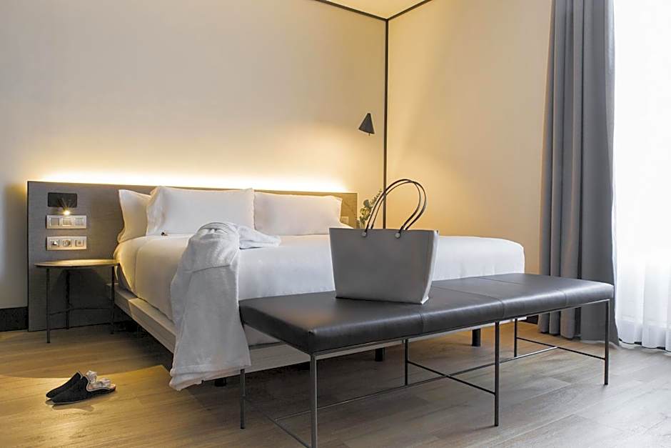 ICON Embassy by Petit Palace