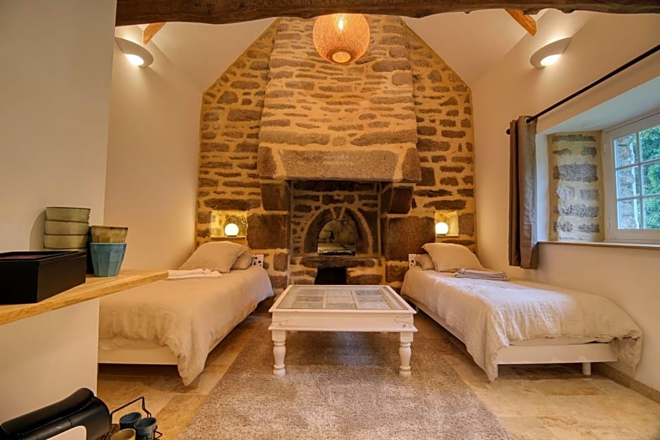 KERBELEG, ferme-manoir du XVè siècle, chambres grand confort