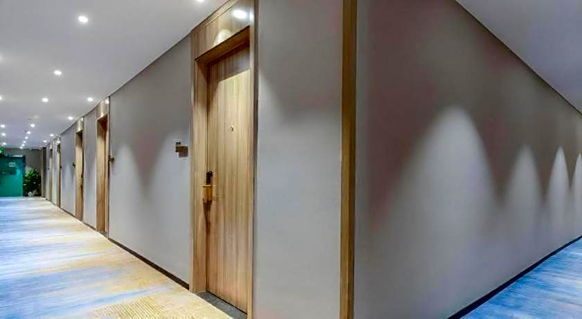 Shenzhen Pollman Hotel – Shenzhen, IA