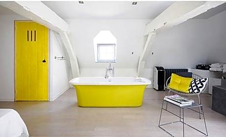 Deluxe Suite with Spa Bath