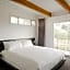 Hollywood Hills Hotel