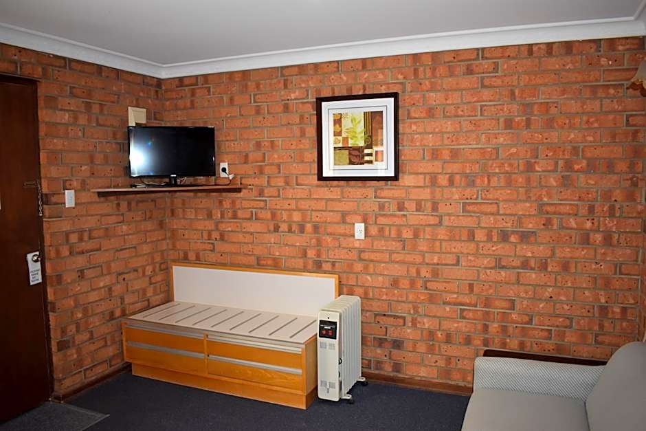 Photo 1 of 6 of Standard 1 Queen Bed