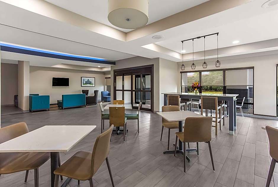 MainStay Suites Bourbonnais - Kankakee