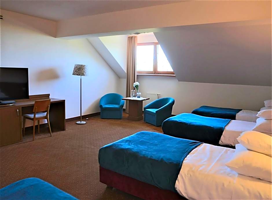 HOTEL CICHA WODA NIEPORĘT