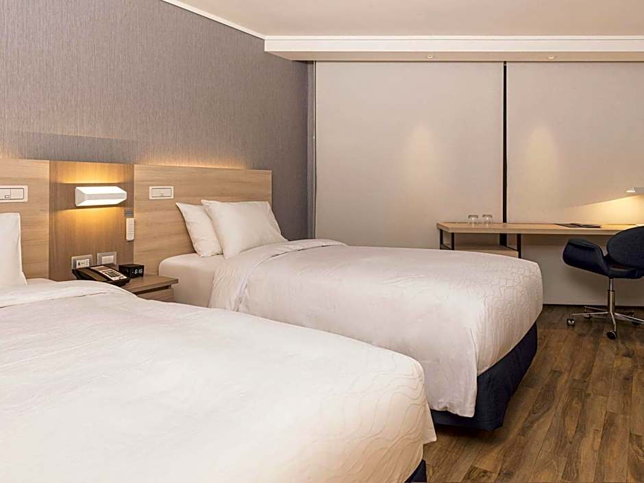Pullman Vina del Mar San Martin