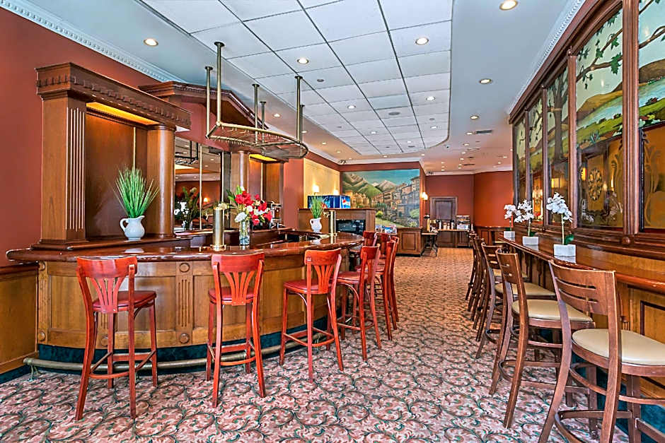 Chelsea Savoy Hotel