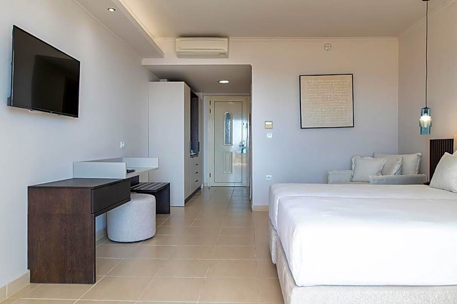 Grand Blue Beach Hotel