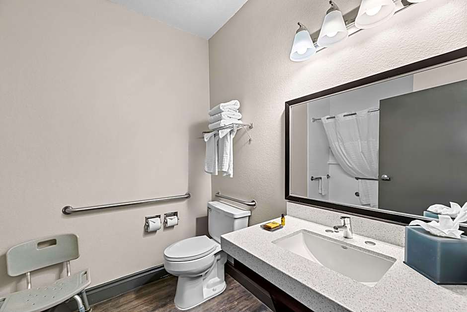 Photo 1 of 8 of 1 King Bed, Mobility Accessible, Roll in Shower