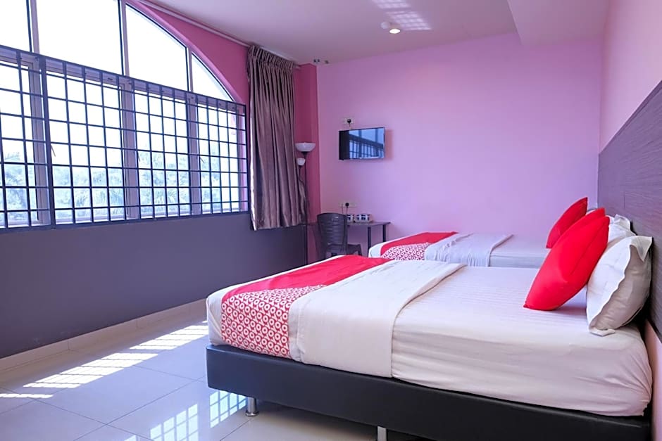 Hotel De' Tees, Masai Utama