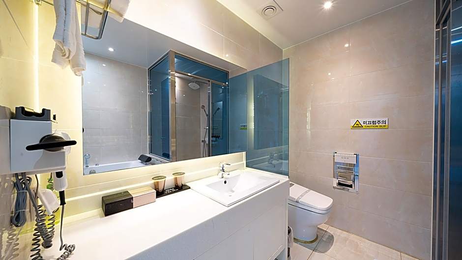 Yeosu Hotel The One