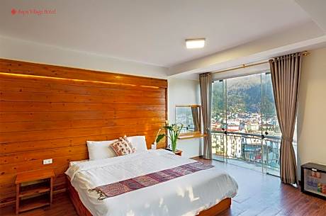Senior Double Panoramic City View With Balcony