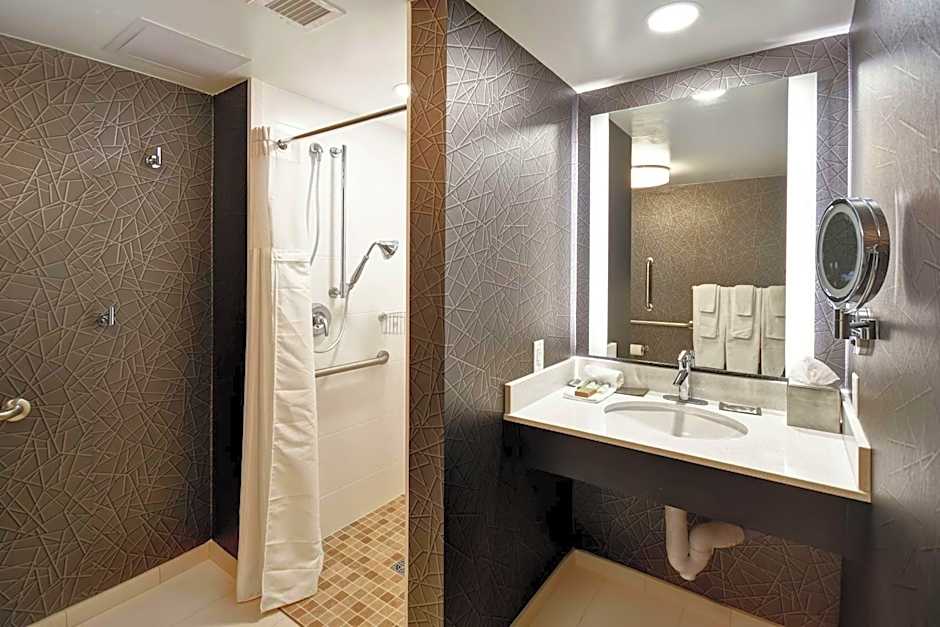 DoubleTree by Hilton Deadwood at Cadillac Jacks