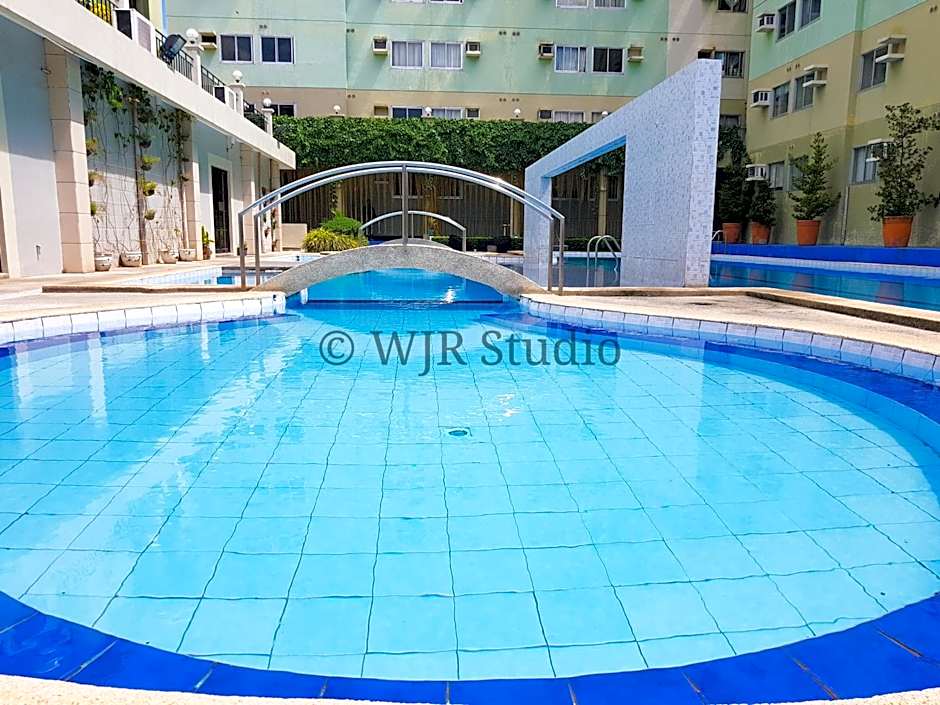 Centropolis Queen Bed Suite- Modern Posh Style