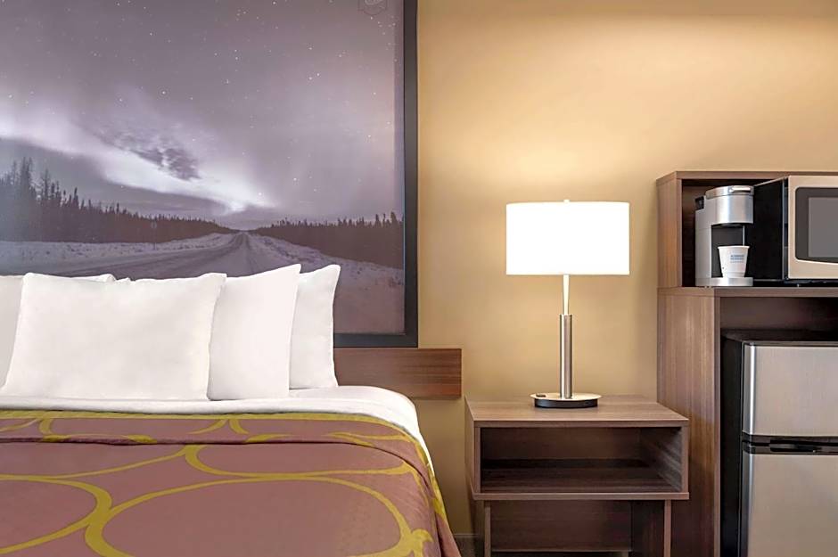 Super 8 by Wyndham Thompson