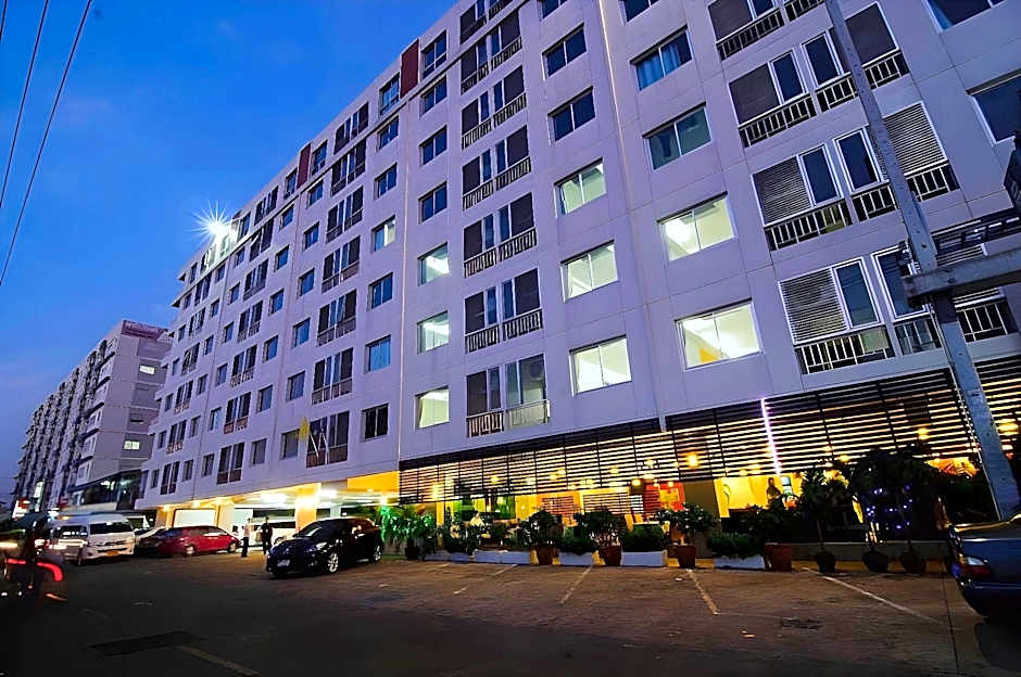 Centric Place Hotel