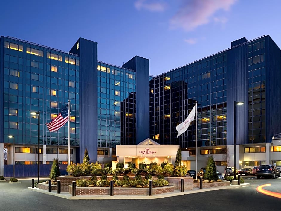 Crowne Plaza JFK Airport New York City, an IHG Hotel