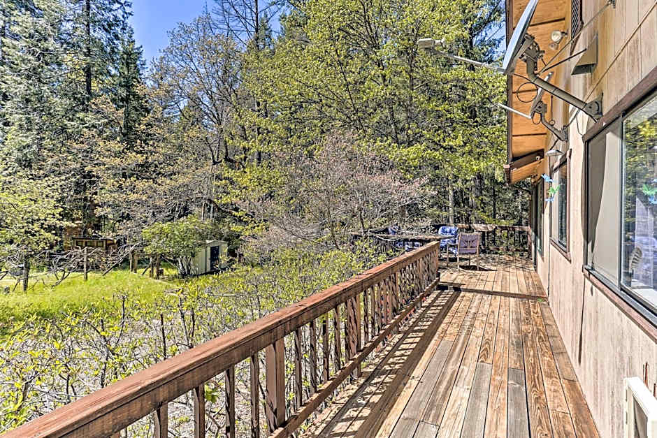 Vibrant Weaverville Escape with Deck and Creek!
