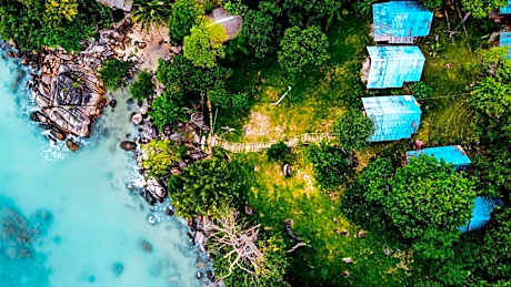 Bungalow with Garden View