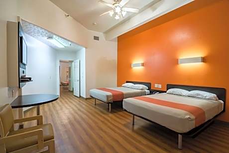 3 Queen Beds Non Smoking