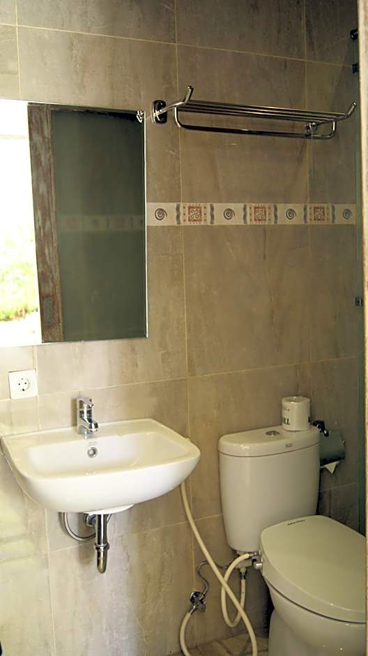 Sugiras Living Guest House