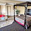Town House Inn and Suites
