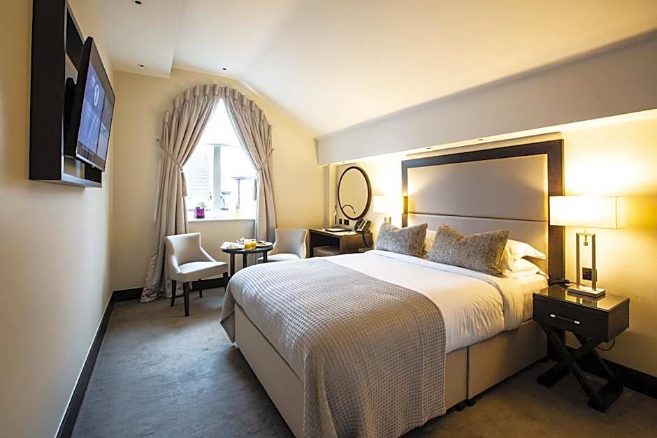 One Warwick Park Hotel