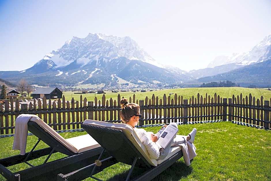 PUR Suites & Chalets