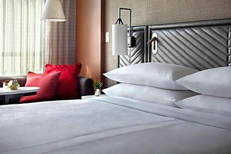 King Guest Room with Club Access