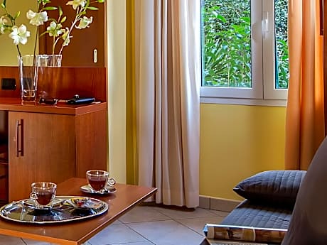 Ad Hoc Domus Guest House