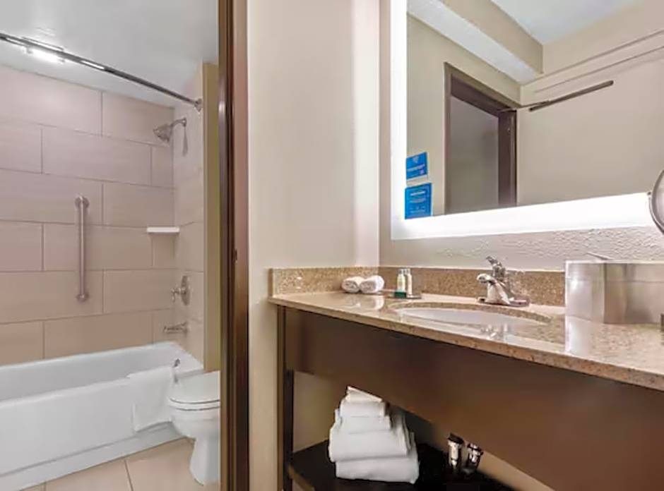 DoubleTree by Hilton Park City - The Yarrow
