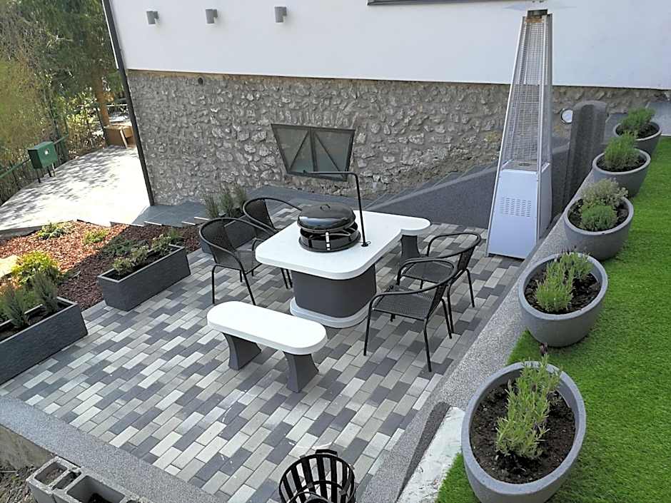 AQUA SOLAR APARTMANHÁZ