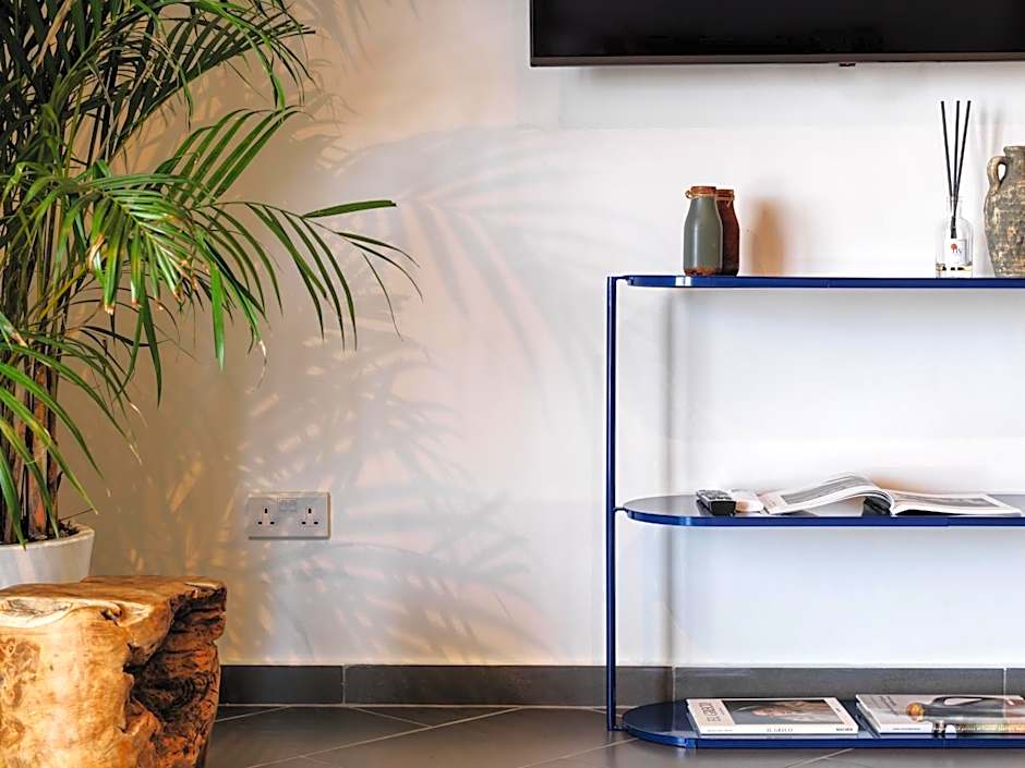 LIV URBAN Suites