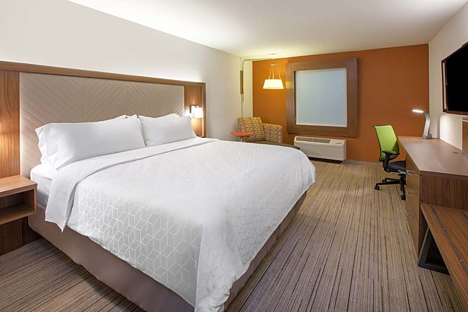 Photo 1 of 5 of Standard 1 King Bed, Hearing Accessible