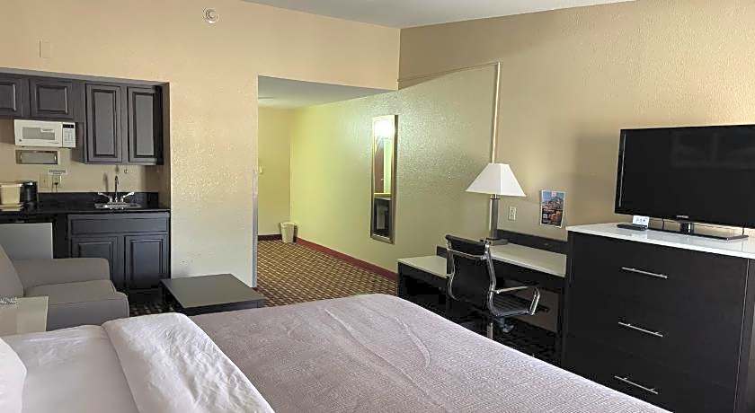 Quality Inn & Suites Franklin