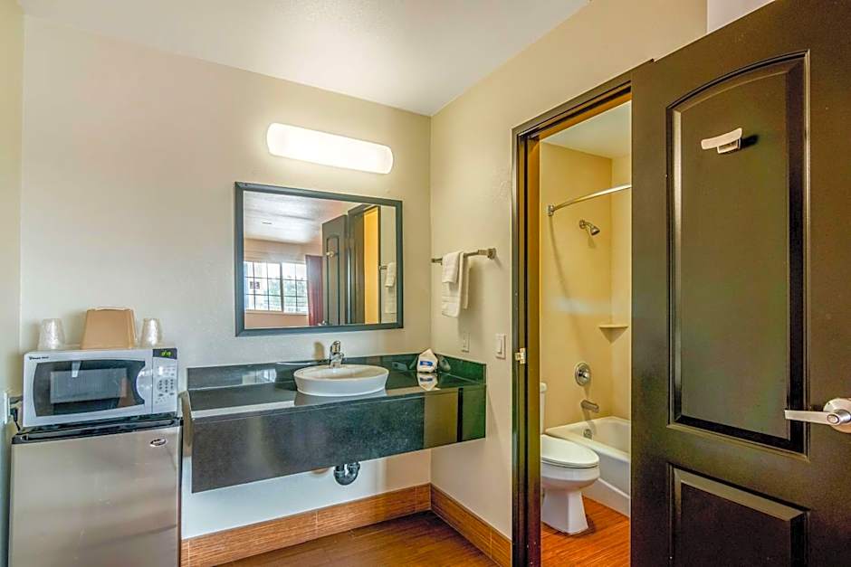 Motel 6 Bell Gardens