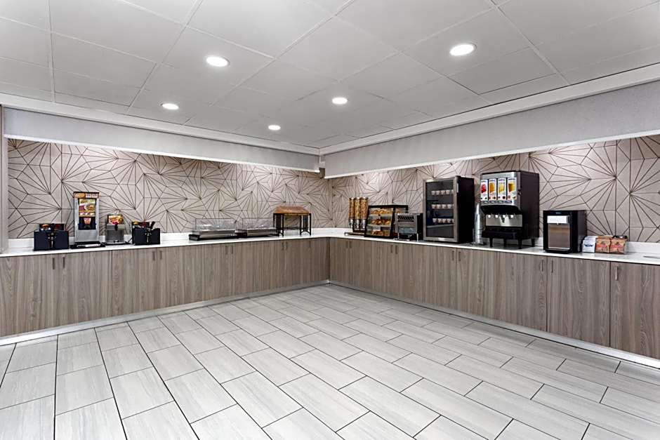 La Quinta Inn & Suites by Wyndham Fort Lauderdale Cypress Creek