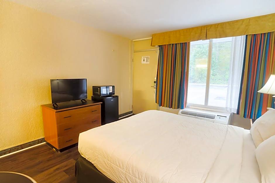 OYO Hotel Harriman near I-40