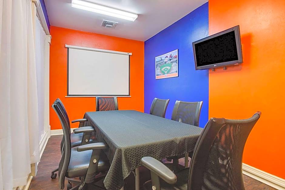 Mainstay Suites At Pga Village