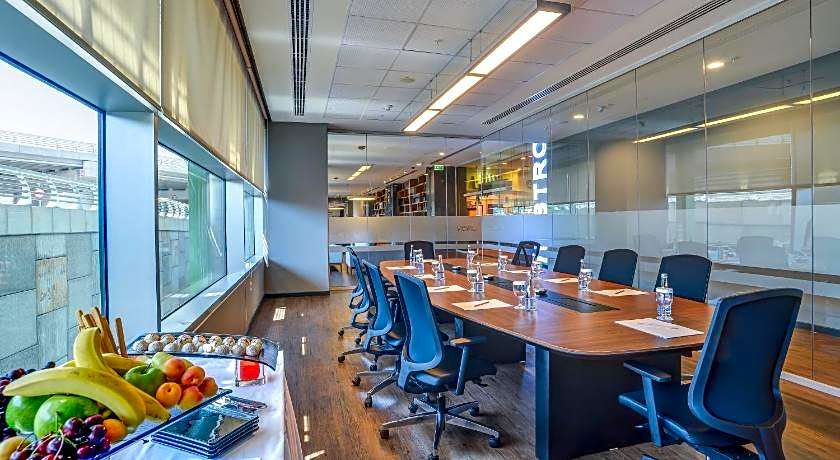 Tav Airport Hotel Izmir