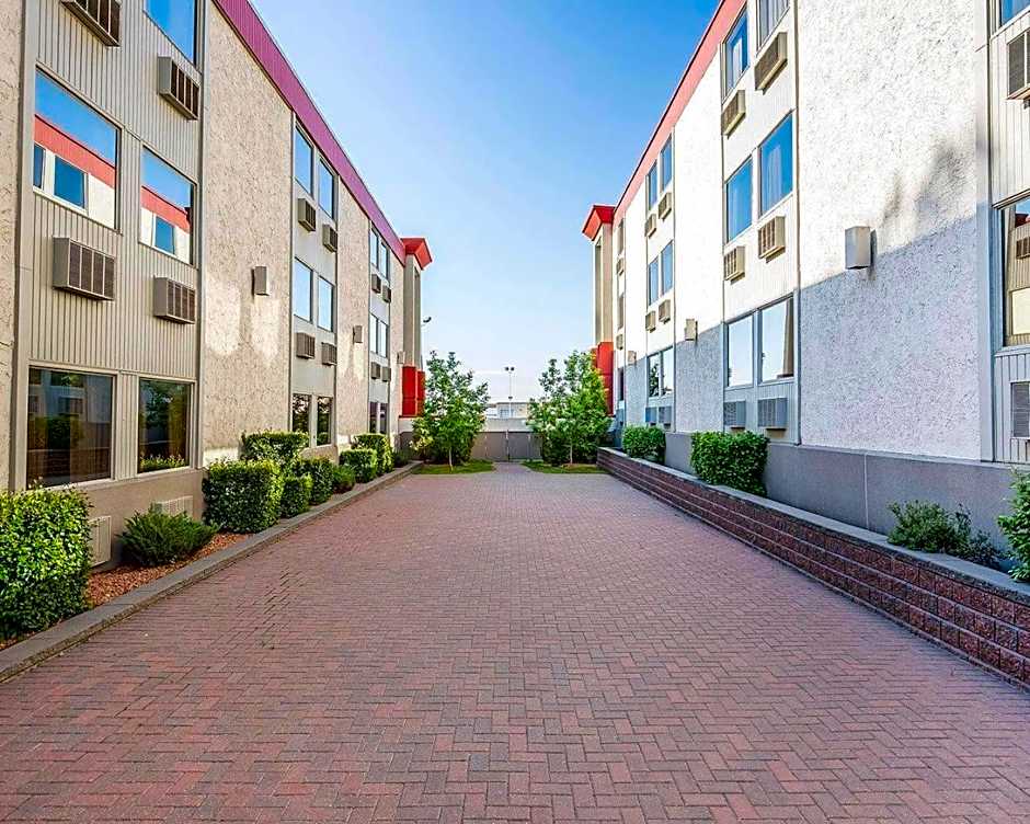 Quality Inn & Conference Centre Red Deer - 50th Avenue