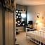 Noir Home