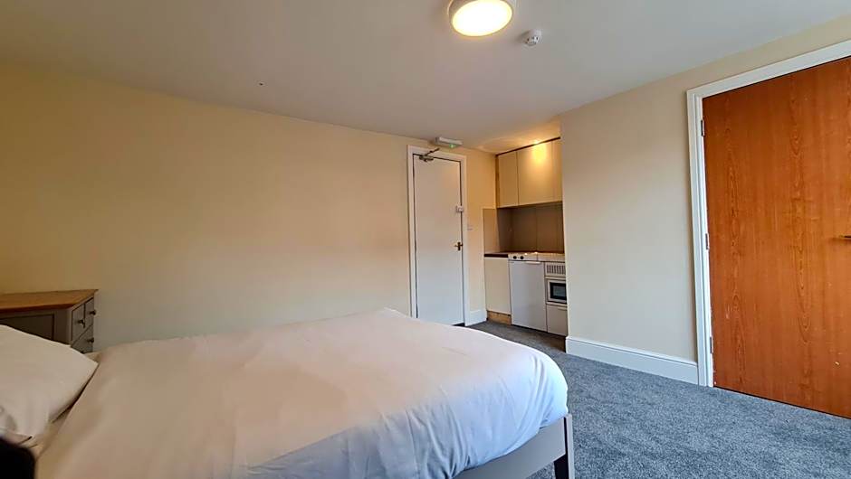 Grace Apartments - Living Rock