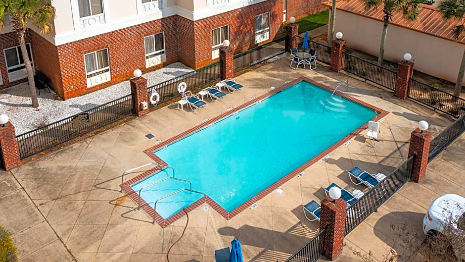 Holiday Inn Express Hotel & Suites Lucedale By IHG