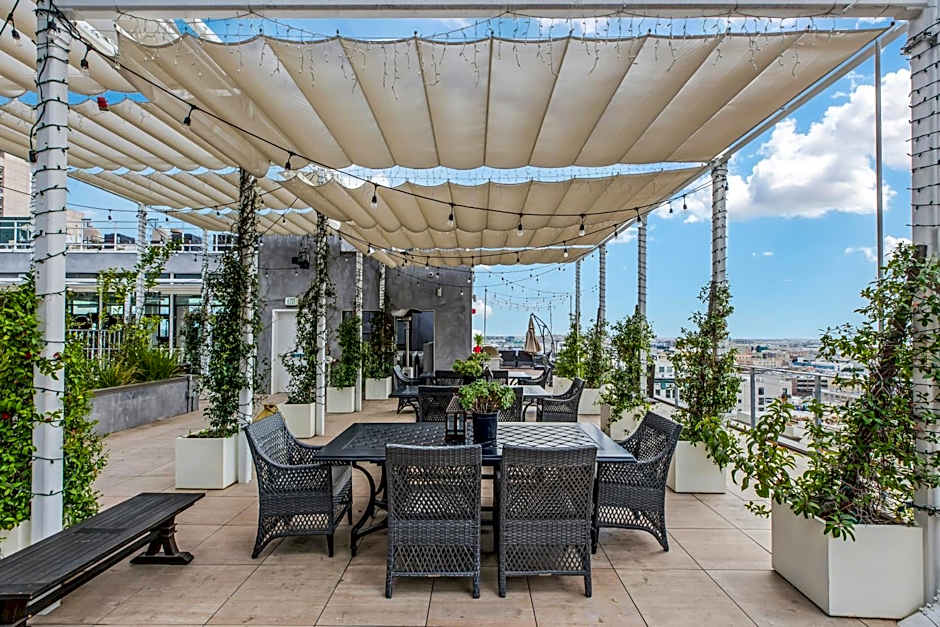 One Lux Stay HWH Downtown Los Angeles